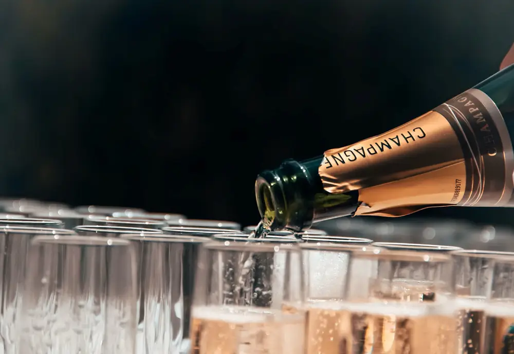 Champagne is the symbol of celebration and luxury (Photo: Tristan Gassert, unsplash.com)