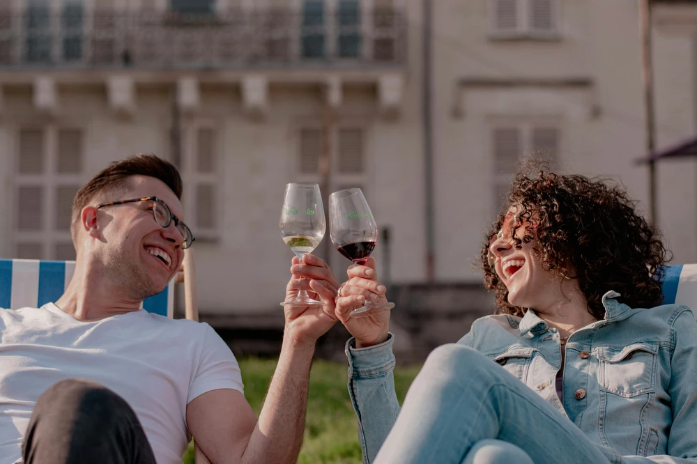 Sommeliers and Wine Geeks: How to Share Your Favorite Wine with Friends (Without Losing Them!)