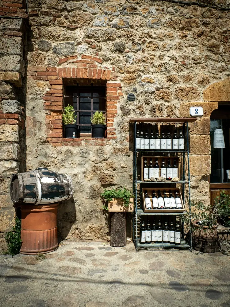 Under the Tuscan Sun: Exploring Italy’s Most Beloved Wine Region | VinoVoss