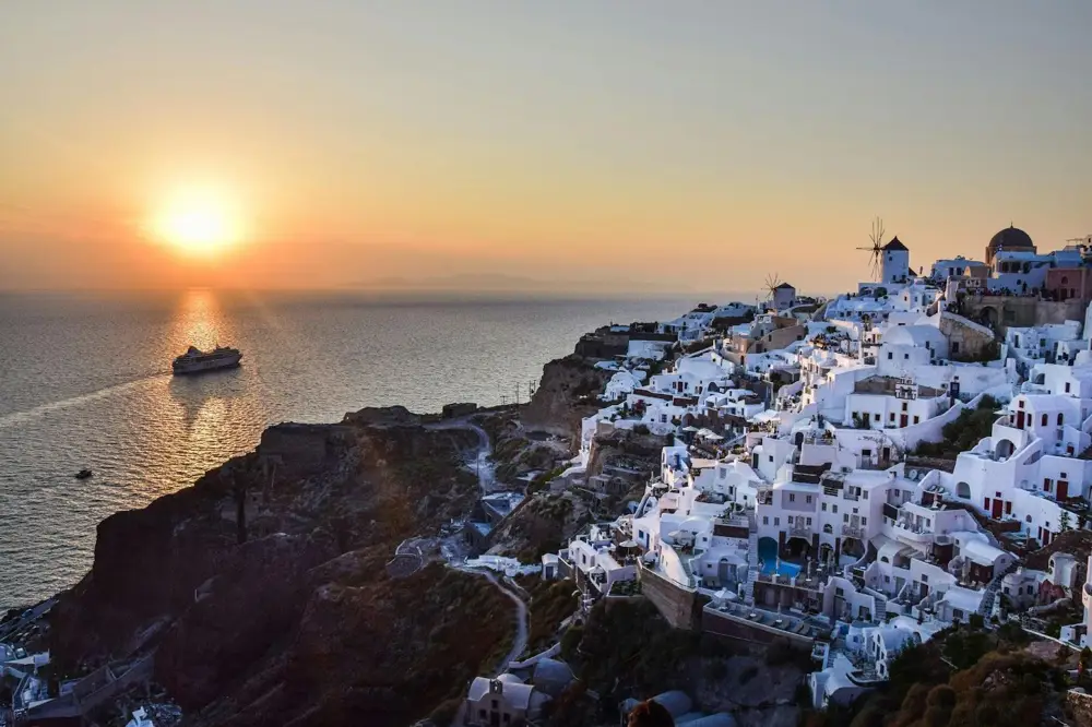 Sip, Sail, Savor in Greece: A Must-Visit Destination for Wine Lovers