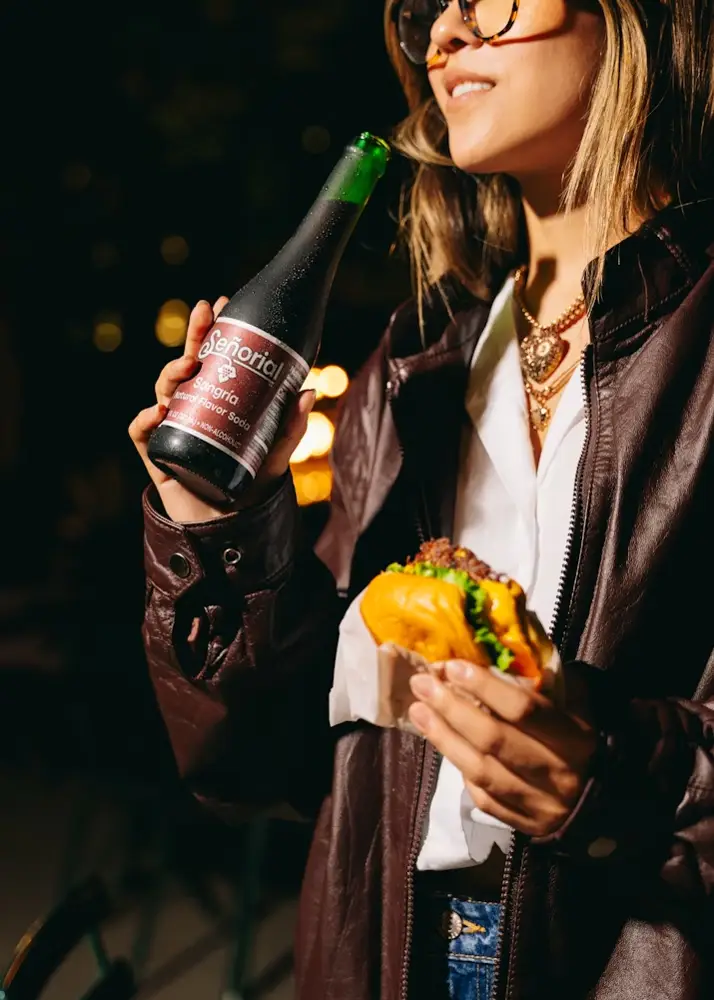 Wine and convenience can go hand in hand with VinoVoss (Photo by<a href="https://unsplash.com/@sangriasenorial?utm_content=creditCopyText&utm_medium=referral&utm_source=unsplash"> </a><a href="https://unsplash.com/@sangriasenorial?utm_content=creditCopyText&utm_medium=referral&utm_source=unsplash">Sangria Señorial</a> on<a href="https://unsplash.com/photos/woman-enjoys-a-drink-and-taco-outdoors-at-night-ySNo6Uq2z5k?utm_content=creditCopyText&utm_medium=referral&utm_source=unsplash"> </a><a href="https://unsplash.com/photos/woman-enjoys-a-drink-and-taco-outdoors-at-night-ySNo6Uq2z5k?utm_content=creditCopyText&utm_medium=referral&utm_source=unsplash">Unsplash</a>)