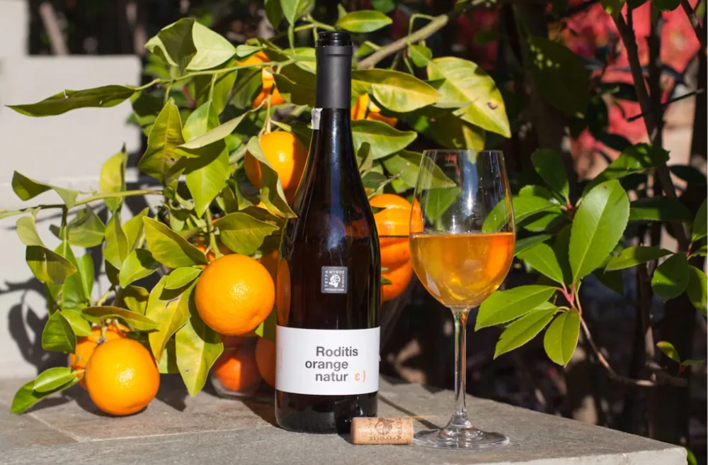Orange wine is versatile in food pairing (Photo: Alexandra Torro, Unsplash)