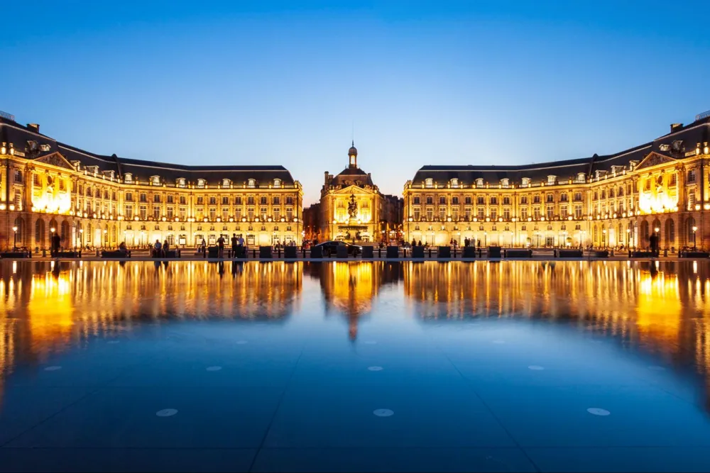 The most famous sight in Bordeaux, the Place de la Bourse. (Photo: saiko3p/stock.adobe.com)