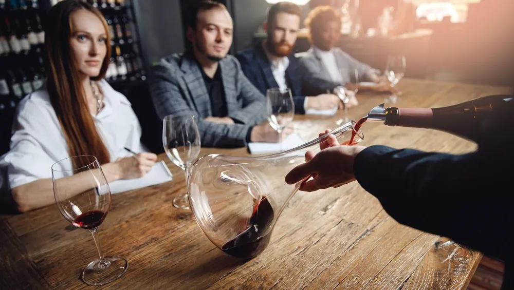 Learning about wine is supposed to be fun. (Photo: stock.adobe.com, Parilov)