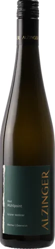 Bottle of Alzinger Smaragd Mühlpoint Grüner Veltlinerwith label visible