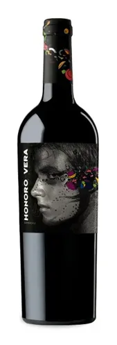 Bottle of Honoro Vera Garnachawith label visible